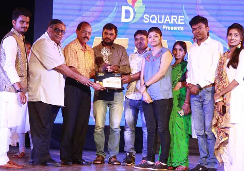 Civil society honors Shuruaat with Recognition for their good deeds.